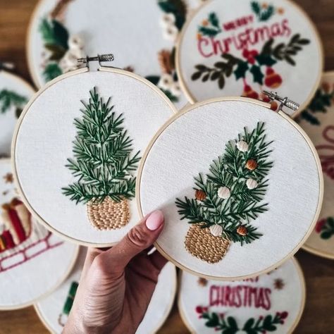 • Hand embroidery|PDF patterns on Instagram: "6 inch Christmas tree PDF pattern🎄 You'll get: • a 16 pages guide of stitch instructions and recommendations • 2 black schemes to print and transfer • a dmc color scheme Also I've made 2 super detailed full video tutorials (18, 28 min), links are in the pattern. Buy on my website, link is in my bio😉" Holiday Embroidery, Christmas Embroidery Patterns, Basic Stitches, Christmas Embroidery Designs, Embroidery Christmas, Hand Embroidery Projects, Hand Embroidery Art, Christmas Embroidery, Embroidery Craft