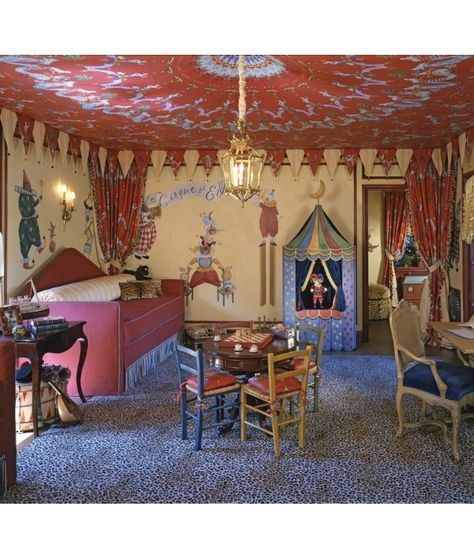 Crazy, awesome circus themed playroom. Eclectic Kids Bedroom, Circus Bedroom, Circus Room, Circus Nursery, Eccentric Decor, Circus Decorations, Home Decor Colors, Bedroom Design Ideas, Traditional Bedroom