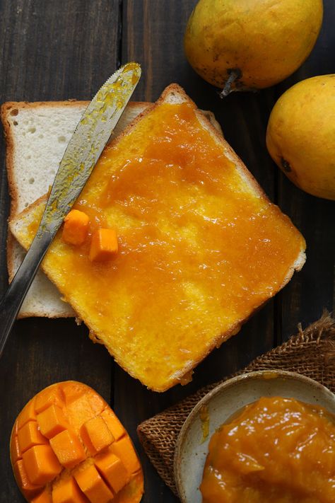 This is a summer favorite mango jam recipe. It is a gluten-free, vegan fruit jam without any pectin or chemical preservatives. Mango Jam Recipe, Date Jam, Mango Jam, Spicy Dip, Oat Smoothie, Mango Lassi, Mango Recipes, Jam Recipe, How To Make Jam