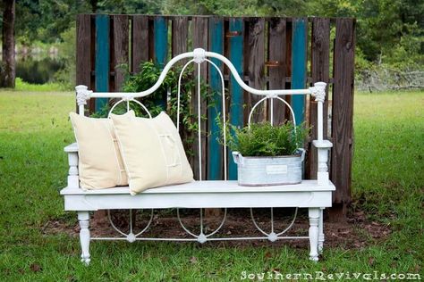 Bench Bed Benches, Outdoor Bench Plans, Repurposed Headboard, Iron Headboard, Headboard Projects, Headboard Benches, Old Headboard, Headboard Bench, Diy Bench Outdoor