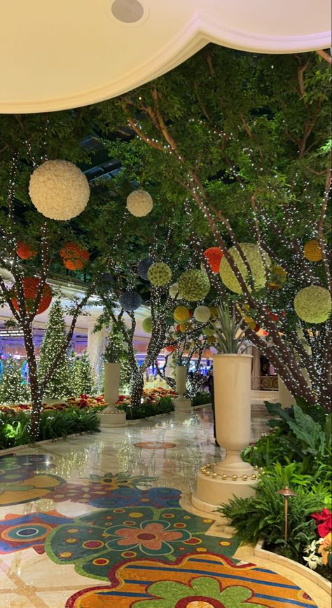 #vegas #wynn #hotel #trees #nightime #art #decor Wynn Hotel Las Vegas, Wynn Las Vegas, Sin City, Rich Life, Vegas Baby, Private Jet, United States Travel, Animal Kingdom, United States