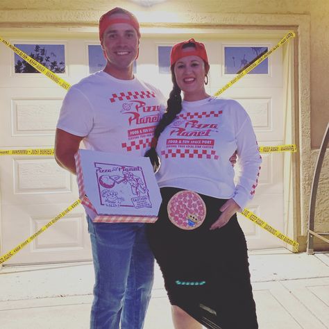 Maternity Toy Story Costume, Pregnant Toy Story Costume, Couples Pregnant Halloween Costume Ideas, Pregnant Costume Ideas For Couples, Pregnant Announcement Halloween Costumes, Couples Costume Pregnant Maternity Halloween, Maternity Costume, Toy Story Costume, Toy Story Halloween