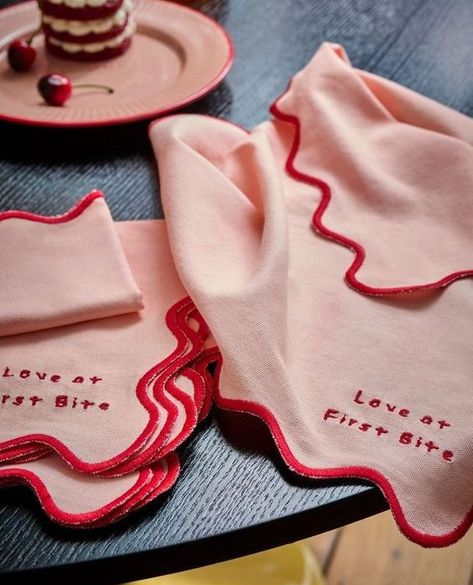 The humble napkin can transform your reception look instantly with fun, personalised details! From fun scalloped edges to personalised monograms, don't be shy to zhuzh them up to add a pop of colour and personality! We just LOOOOOVE this simple trick to elevate your celebration! 😍😆⁠ .⁠ Love this? Find more epic ideas on the #SAWeddings Pinterest account. If you're not already, follow our account by simply searching SA Weddings and giving us a follow 💖 First Bite, Rockett St George, Embroidered Napkins, Scalloped Edges, St George, Dream House Decor, Decoration Table, Napkins Set, Dinner Table