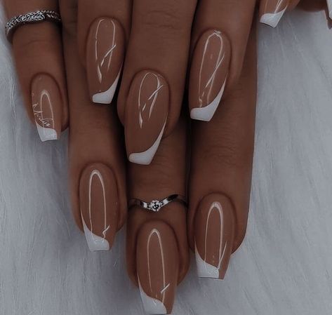 Nail Art Designs For Dark Hands, Nail Extension Designs For Dark Hands, Nails For Dark Hands, Beige Square Nails, Natural Brown Nails, Brown Gel Nails Short, Dark Academia Nails Ideas, 1 Color Nails, Nails For Darker Skin Tone