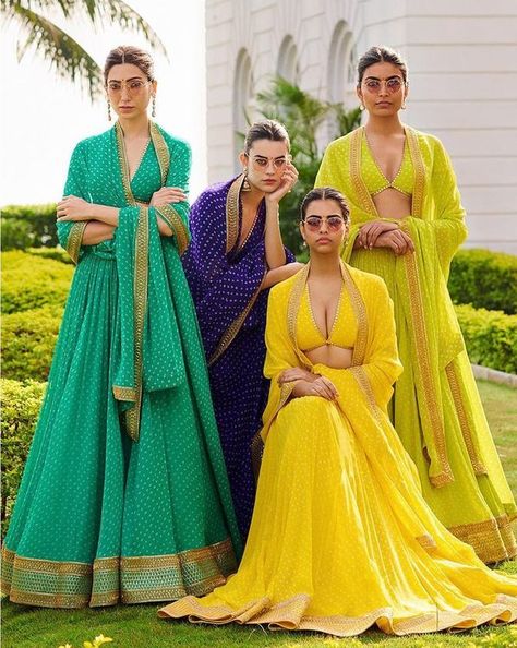 Bandhani Is Back In Trend & Designers Are Doing It In Beautiful Ways! Mendhi Lengha, Sabyasachi Couture, Gorgeous Lehengas, Desi Wardrobe, Sabyasachi Collection, Sabyasachi Bridal, Sabyasachi Mukherjee, Sabyasachi Sarees, Sabyasachi Lehenga