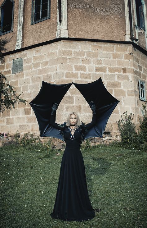 vampire bat wings Bat Wings Costume, Bat Halloween Costume, Vampire Cape, Vampire Dress, Bat Costume, Batwing Dress, Vampire Costume, Vampire Bat, Dream Studio