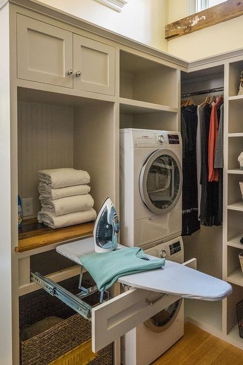 Unique Organization, Transitional Laundry Room, Small Utility Room, Utility Room Designs, Laundry Room Storage Shelves, Room Storage Diy, Dream Laundry Room, Laundry Room Closet, Laundry Room Layouts