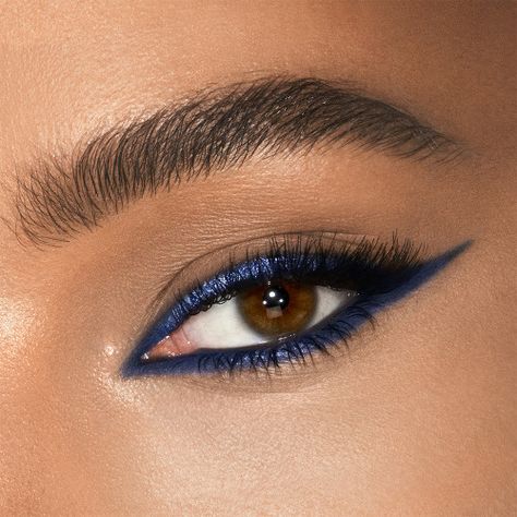 Gold Blue Eye Makeup, Blue Liner Brown Eyes, Blue Eyeliner Makeup Brown Eyes, Colourful Eyeliner, Colour Magic, Maquillage On Fleek, Eye Makeup Looks, Eyeshadow For Brown Eyes, Blue Eyeliner