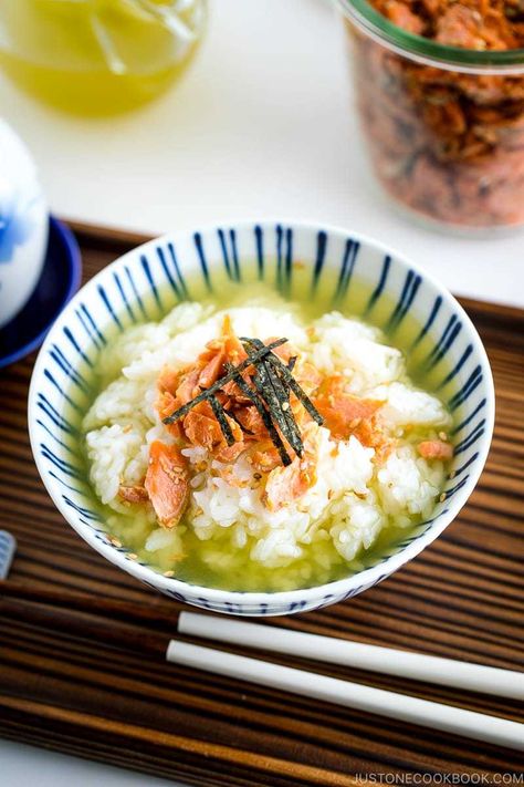 Salmon Ochazuke, Japanese Soups, Tea Rice, Just One Cookbook, Easy Japanese Recipes, Healthy Salmon Recipes, Salmon And Rice, Japanese Recipes, Japanese Dishes