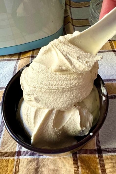 Making Zabaglione Gelato at Home (Step by Step Guide) - Recipes from Italy Tiramisu Gelato Recipe, Vanilla Gelato Recipe, Mascarpone Gelato, Coffee Gelato Recipe, Olive Oil Gelato, Hazelnut Gelato, Mascarpone Cream Recipe, Zabaglione Recipe, Lemon Gelato