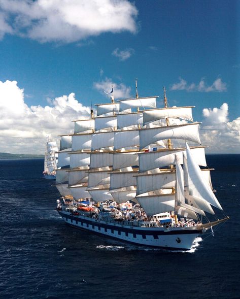 Royal Clipper - Worldwide Cruise Associates Navi A Vela, Ship Sailing, Old Sailing Ships, Boat Sailing, Sailing Holidays, Clipper Ship, Float Your Boat, Sailing Vessel, Sail Boat