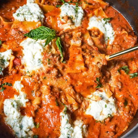 Lazy Lasagna Stove Top, Stove Top Lasagna One Pot, Lasagna Pasta Skillet, 1 Pot Lasagna, Stovetop Supper Ideas, Stovetop Lasagna Skillets, Lasagna One Pot Stove Top, Stovetop Lasagna One Pot, Lazy Lasagna Skillet