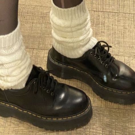 Coquette Doc Martens, Cute Doc Martens, Dr Martens Aesthetic, Doc Martens Aesthetic, Dr Shoes, Shoe Inspo, Downtown Girl, Rory Gilmore, Aesthetic Shoes