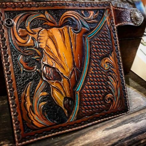 Diy Leather Stamp, Diy Leather Wallet Pattern, Website Red, Custom Leather Work, Leather Artist, Tooled Leather Wallet, Leather Working Patterns, Leather Tooling Patterns, Tooling Patterns