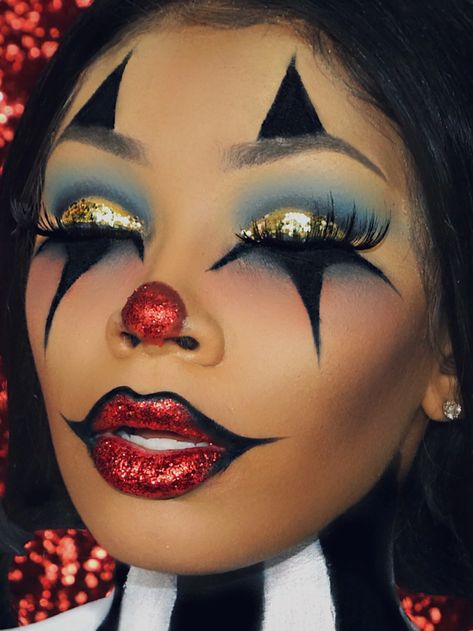 9 Clown Makeup Ideas for Halloween 2017 ... Horror Smink, Maquillage Halloween Clown, Makeup Fantasi, Carnaval Make-up, Girl Halloween Makeup, Makeup Clown, Halloween Makeup Clown, Halloween Gesicht, Fantasy Make-up