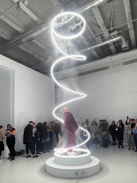 karolina halatek's spiral sculpture immerses spectators in light + fog Interactive Art, Experiential, Light Art Installation, Interactive Installation, Space Images, Light Sculpture, Photo Op, Light Installation, Stage Design