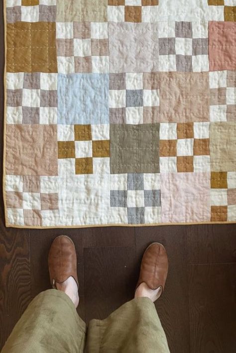 Neutrals Quilt, Neutral Quilts Ideas, Library Quilts, Scandinavian Quilts, Neutral Baby Quilt, Triangle Quilt Pattern, Neutral Quilt, 9 Patch Quilt, Cottage Quilt