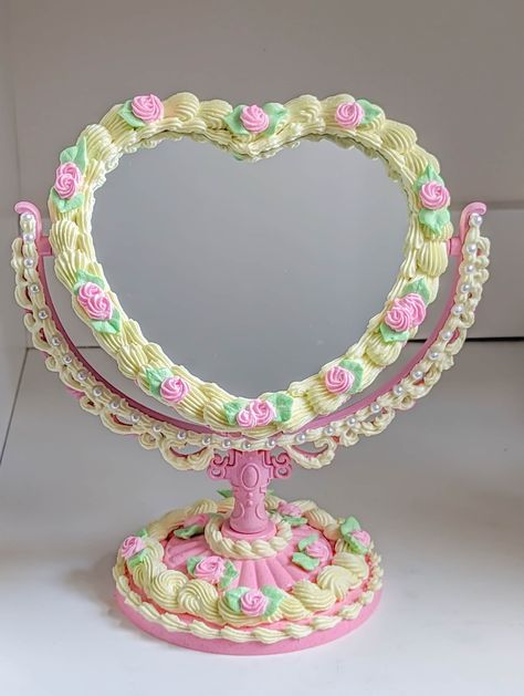 VINTAGE HEART FLORAL CAKE MIRROR Introducing our delightful cake mirror inspired by Vintage cakes and built to last. (Ideal for a variety of purposes) 1. Photography: Capture its charm in photos. 2. Versatile Props: Use it as a prop for special occasions and photoshoots. Ideal for birthdays, weddings, baby showers, and more. 3. Display: Perfect for displaying in bakeries, coffee shops, and more. 4. Thoughtful Gifting: A unique and meaningful gift. 5. Elevating Your Home Decor: Enhance your livin Sweet Decoration Ideas, Cake Mirror Diy, Vintage Home Ideas, Cake Mirror, Vintage Heart Cake, Craft Cafe, Cake Frame, Birthday Props, Mirror Cake