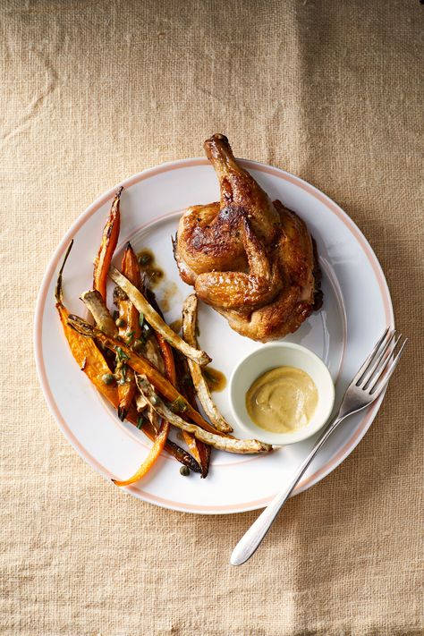 Four French-Bistro Classics to Make for Valentine's Day Dinner Sweet Potato Sides, Green Herbs, Fast Dinner Recipes, Fast Dinners, Slim Fast, Pan Chicken, Pan Recipes, Potato Wedges, White Plate