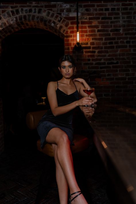 Cocktail Photoshoot Model, Speakeasy Pictures, Sitting At Bar Pose, Bourbon Photoshoot, Cocktail Bar Photoshoot, Speakeasy Photography, Bartending Photoshoot, Bar Photography People, Speakeasy Photoshoot