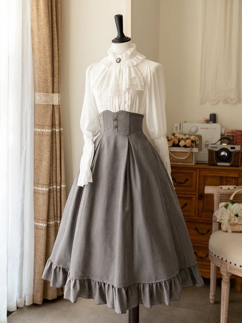 Waistcoat With Dress, Retro Skirt Outfits Vintage Fashion, Cute Skirt Outfits For Winter, 1900s Fashion Woman, Old Winter Outfits, Old Fashioned Outfits Vintage, Skirt Style Ideas, Vintage Outfits Classy 1950s, Medieval Skirt