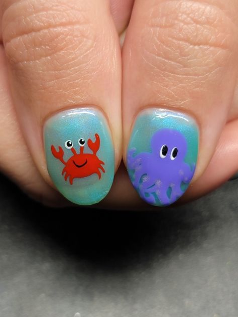 Crab and octopus nail art Crab Nail Design, Sea Life Nail Art, Crab Nails Designs, Crab Nail Art, Sea Animal Nails, Sea Creature Nails, Seahorse Nails, Crab Nails, Under The Sea Nails