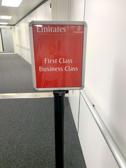 » Blog Archive What is it REALLY like to fly Emirates Business Class? Emirates Business, Aesthetic For Men, Business Class Travel, Business Class Lounge, Old Money House, Emirates Flights, Flying First Class, Business Class Seats, First Class Flights