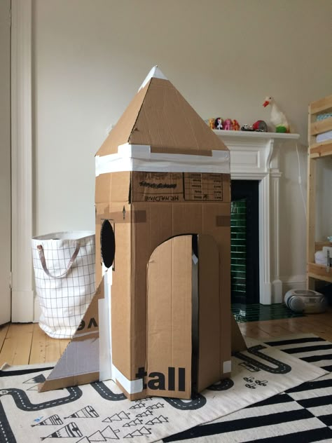 Cardboard Spaceship, Cardboard Rocket, Stellar Vbs, Recycle Cardboard Box, Cardboard Crafts Kids, Carton Diy, Diy Rocket, Two The Moon, Dustin Henderson