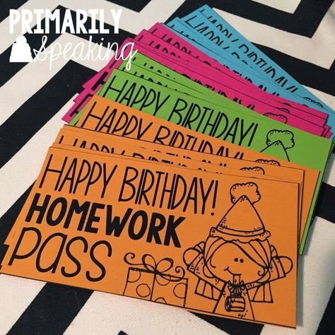 Birthday in a Bag! Cheap, easy, and the kids love them. Grab this Homework Pass for FREE! Student Appreciation, Classroom 2023, Teachers Desk, Homework Pass, Prek Ideas, Classroom Goals, Student Birthdays, Classroom Birthday, Elementary Classroom Decor