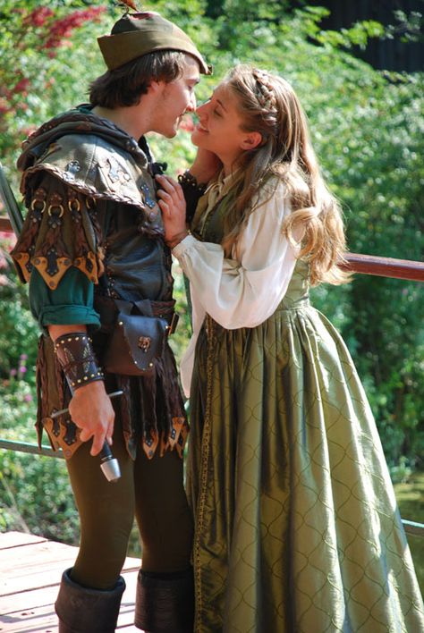 Robin Hood and Marion at NY Ren Faire. Nice Jerkin and hooded cowl. Robin Hood Maid Marian Costume, Robin Hood And Maid Marian Costume, Maid Marian Costume, Robin Hood And Maid Marian, Ranger Outfit, First Trip To Disney, Robin Hood Costume, Renn Faire, Ren Faire Outfits