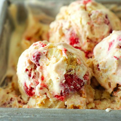 three scoops of ice cream with strawberry sauce and graham cracker throughout Sweet Cream Ice Cream, Peach Ice Cream Recipe, Strawberry Cheesecake Ice Cream, British Desserts, Peach Melba, Peach Ice Cream, Cheesecake Ice Cream, Summer Ice Cream, No Churn Ice Cream