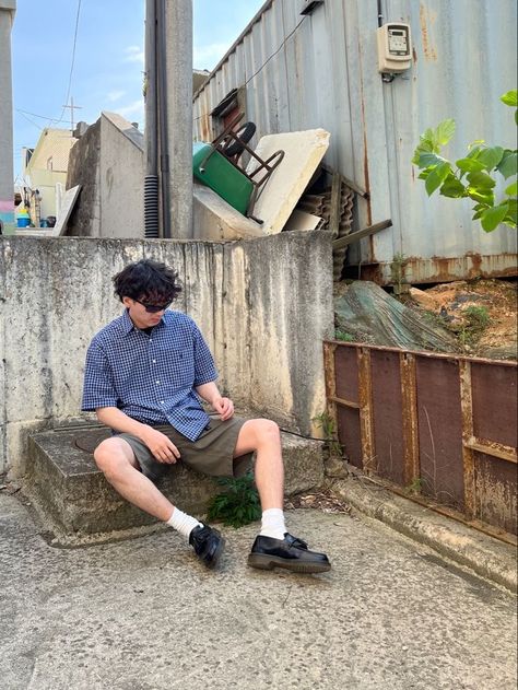 Cropped Boxy Shirt Outfit, Polo And Jorts Outfit, Polo Outfit Men Street Styles, Polo And Shorts Outfit Men, Cropped Polo Outfit Men, Boxy Shirt Outfit Men, Cropped Polo Shirt Outfit, Crop Polo Outfit, Button Shirt Outfit