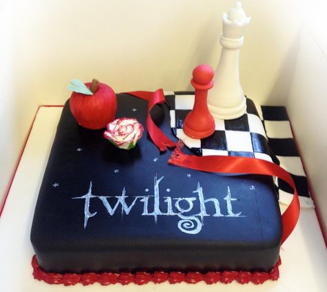 Twilight Theme Cake Cale Recipe, Twilight Bachelorette, Twilight Theme Cake, Twilight Cake Ideas, Marathon Food, Twilight Cake, Twilight Birthday, Dirty 30 Birthday Party, Twilight Theme