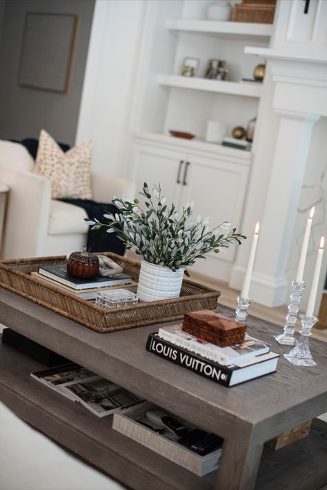 Coffee Table Decor Contemporary, Rectangular Coffee Table Styling Ideas, Center Living Room Table Decor, Living Room Table Styling, Condo Coffee Table, Council Table Decor, Living Room Center Table Decor Ideas, Styling A Square Coffee Table, Long Coffee Table Decor