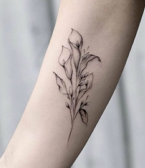 Calilily Flower Tattoo, Calla Lily Tattoo Design, Calla Lily Bouquet Tattoo, Cali Lilly Tattoo, Cala Lily Tattoos, Arum Lily Tattoo, Calilily Tattoo, Cala Lillies Tattoo, Calla Lilies Tattoo