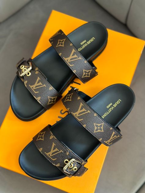 Lv Slippers, Women Slippers Fashion, Fashion Shoes Heels, Womens Summer Shoes, Louis Vuitton Sandals, Louis Vuitton Boots, Givenchy Women, Buckle Shoes, Kids Sneakers