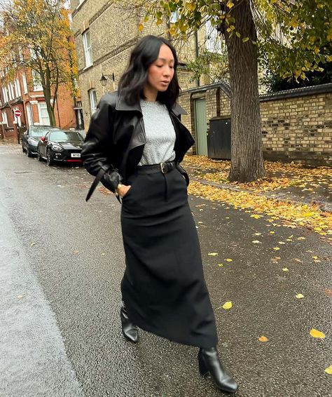 Black Maxi Skirt Outfit, Corporate Girly, Concert Outfit Winter, 2023 Mood, Mood Vibes, Winter Mood, Winter Streetwear, Winter Skirt Outfit, Palette Ideas