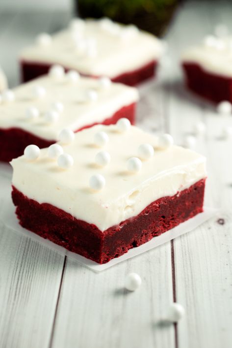 Red Velvet Cookie Bars with Cream Cheese Frosting Red Velvet Cookie Bars, Velvet Desserts, Sugar Cookie Bar Recipe, Infused Recipes, Bars With Cream Cheese Frosting, Red Velvet Desserts, Bars With Cream Cheese, Easy To Make Cookies, Red Velvet Brownies