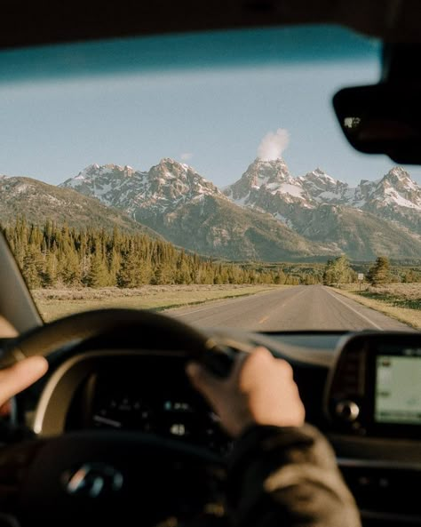 Summer Road Trips, Adventure Aesthetic, The Mountains Are Calling, Travel Inspo, Travel Aesthetic, Road Trips, Van Life, Life Is Beautiful, Film Photography