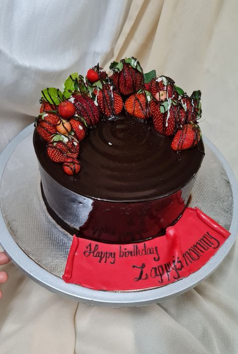 Chocolate truffle cake with strawberry compote filling Simple Chocolate Cake Design, Simple Chocolate Cake, Strawberry Truffle, Truffle Cake, Chocolate Truffle Cake, Cake With Strawberry, Strawberry Compote, Simple Cake Designs, Mini Cakes Birthday