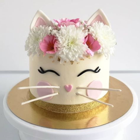 Amazing Cakes Birthday, Kitten Birthday Party, Birthday Cake For Cat, Cat Cake Topper, Cat Birthday Party, Animal Cakes, Cutest Cat, Cat Cake, Birthday Party Food