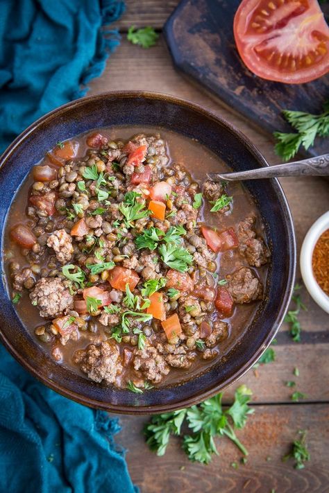 Beef And Lentil, Ground Beef And Spinach, Lentil Chili Recipe, Beanless Chili, Lentil Chili, Lentil Stew, Beef Chili, Lentil Recipes, Spinach Recipes