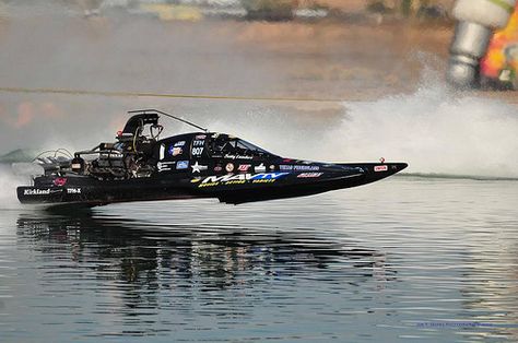 I love watching these races!! Lucas Oil Drag Boat Race Series, World Finals Pheonix, AZ 11.2.12 Speed Boats Racing, Drag Boat Racing, Boat Racing, Fast Boats, Top Fuel, Float Your Boat, Speed Boat, Cool Boats, Bigger Boat