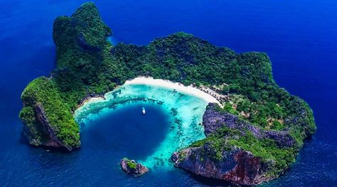 Mergui Archipelago, Aerial Photography Drone, Inle Lake, Island Art, Places In The World, Most Beautiful Cities, Beautiful Places In The World, Incredible Places, Beautiful City