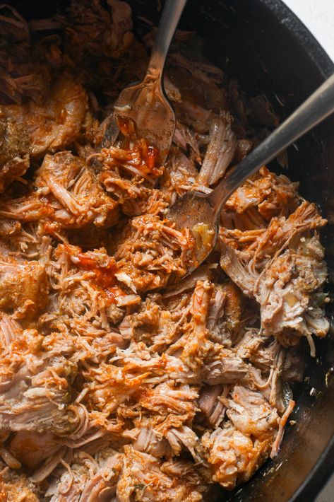 Dutch Oven Pulled Pork Pork Shoulder Oven, Pork Shoulder Recipes Oven, Dutch Oven Pulled Pork, Pulled Pork Oven Recipe, Oven Pulled Pork, Oven Roasted Pulled Pork, Pulled Pork Oven, Pulled Pork Roast, Pork Shoulder Recipes