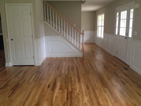 RED OAK VS WHITE OAK HARDWOOD FLOORING: WHICH IS BETTER? — Valenti Flooring Types Of Hardwood Floors, Oak Hardwood Floors, Red Oak Hardwood Floors, Red Oak Floors, Red Oak Hardwood, Hardwood Floor Colors, White Oak Hardwood Floors, Quarter Sawn White Oak, Oak Wood Floors