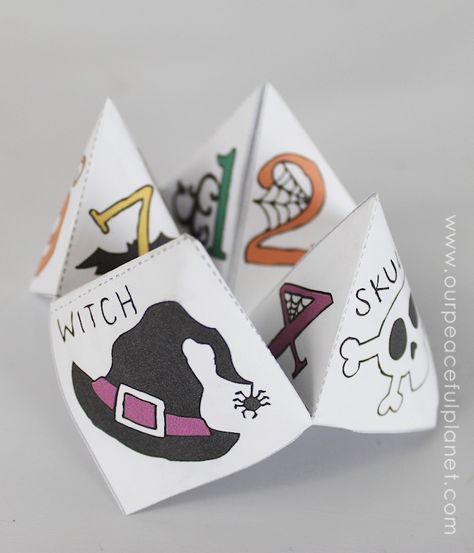 Halloween cootie catcher!! Free printable download for the kids to have loads of fun with Fortune Teller Printable, Cootie Catcher Template, Halloween Fortune Teller, Halloween Template, Halloween Origami, Imprimibles Halloween, Bricolage Halloween, Cootie Catcher, Casa Halloween