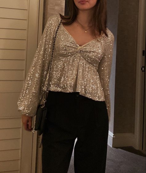 Glitter Top Outfit Party, Sparkle Top Outfit, Sparkly Top Outfit, Star Girl Aesthetic Outfits, Glitter Tops Outfit, Partywear Outfits, Glitter Outfits, Glittery Outfits, New Year Outfit