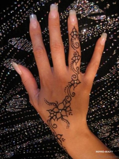 Henna Hands, Cute Henna Designs, Tattoos Henna, Cute Henna Tattoos, Henna Style Tattoos, Henna Inspired Tattoos, Henna Hand, Tato Henna, Finger Tattoo For Women