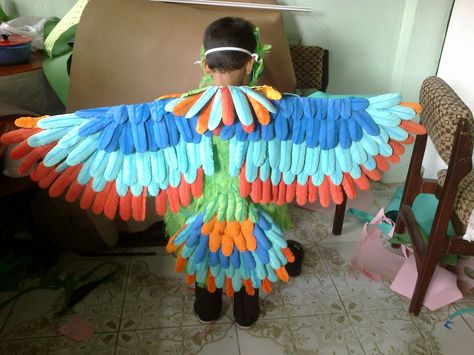 dizfras de pajaro Eagle Costume, Parrot Costume, Costume Carnaval, Bird Costume, Wings Costume, Diy Costumes, Kids Costumes, Diy Paper, Fancy Dress